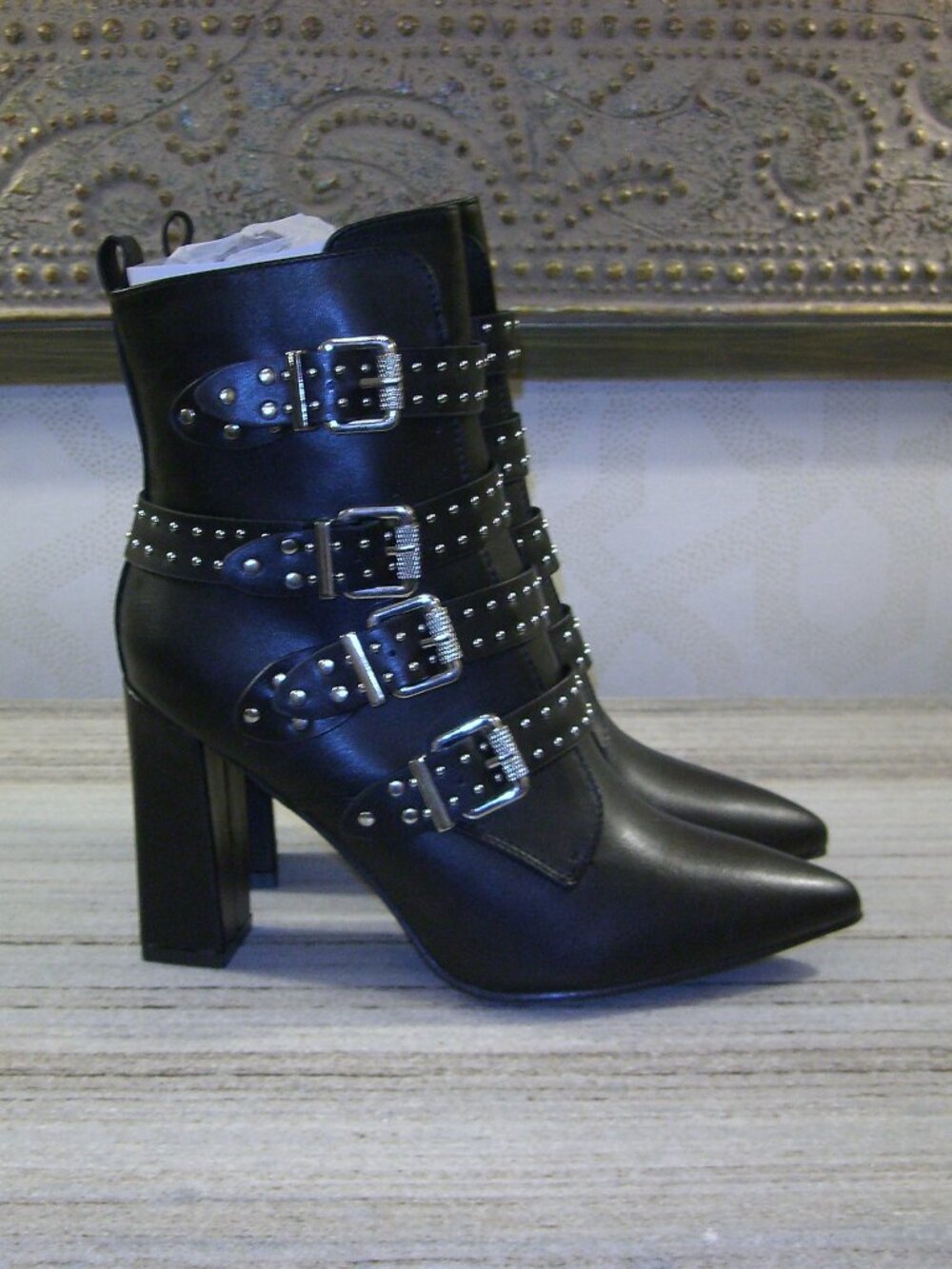 NIB FOREVER 21 X2B BLACK STUDDED BUCKLE DETAIL BOOTIES 7.5M